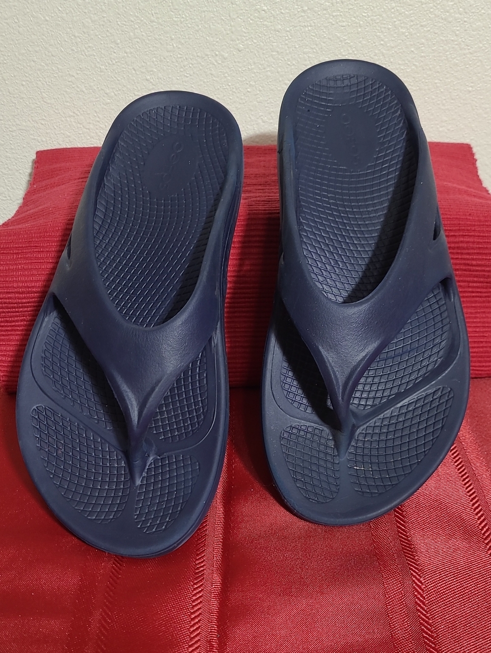 OOFOS Navy Blue Women's Recovery Flip Sandals